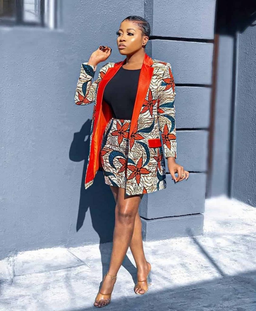 16 PHOTS Exclusive African Dresses For Women - Ankara Styles 2021