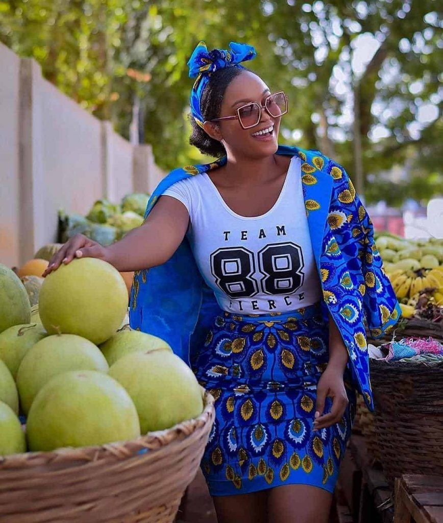 16 PHOTS Exclusive African Dresses For Women - Ankara Styles 2021