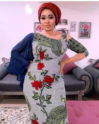 16 PHOTS Exclusive African Dresses For Women - Ankara Styles 2021