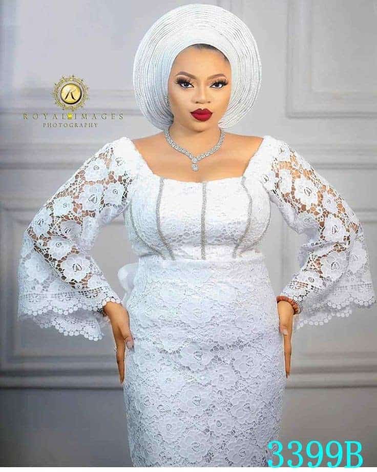 PHOTOS Unique Asoebi Styles For Women - Latest Fashion Styles For Church & Wedding. 